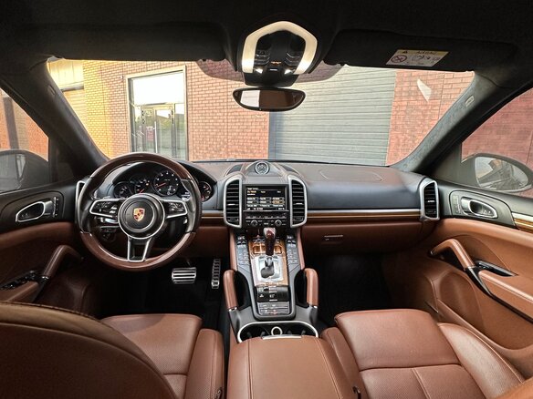 2016 Porsche Cayenne II Рестайлинг (958), коричневый, 3400000 рублей - вид 5