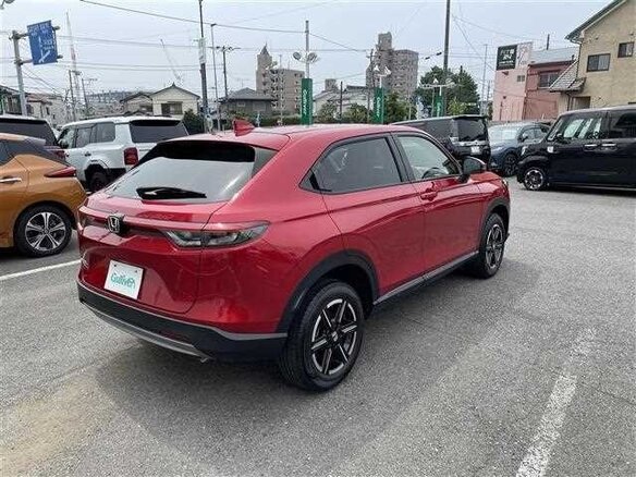 2023 Honda Vezel II, красный, 1840000 рублей - вид 5