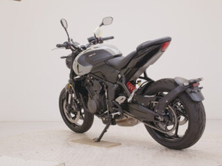 2026 Triumph Trident 660, чёрный, 799000 рублей, вид 5