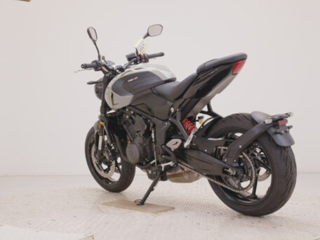 2026 Triumph Trident 660, чёрный, 799000 рублей, вид 5