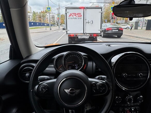 2018 Mini Hatch Cooper III (F55/F56), жёлтый, 1800000 рублей - вид 13