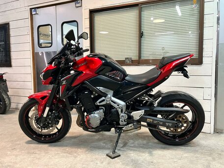 2018 Kawasaki Z 900, красный, 849000 рублей, вид 1