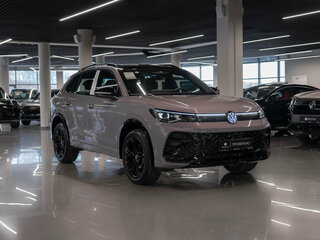 2026 Volkswagen Tiguan L Pro III (China Market), серый, 4830000 рублей, вид 2