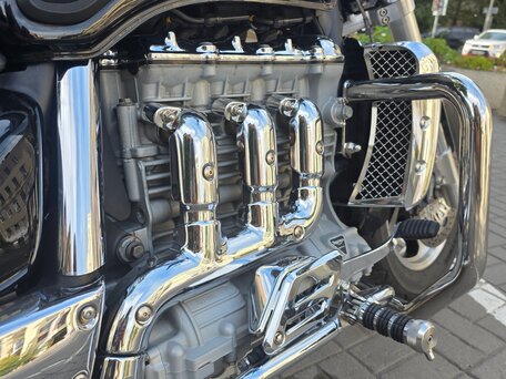 2005 Triumph Rocket III, чёрный, 700000 рублей, вид 3