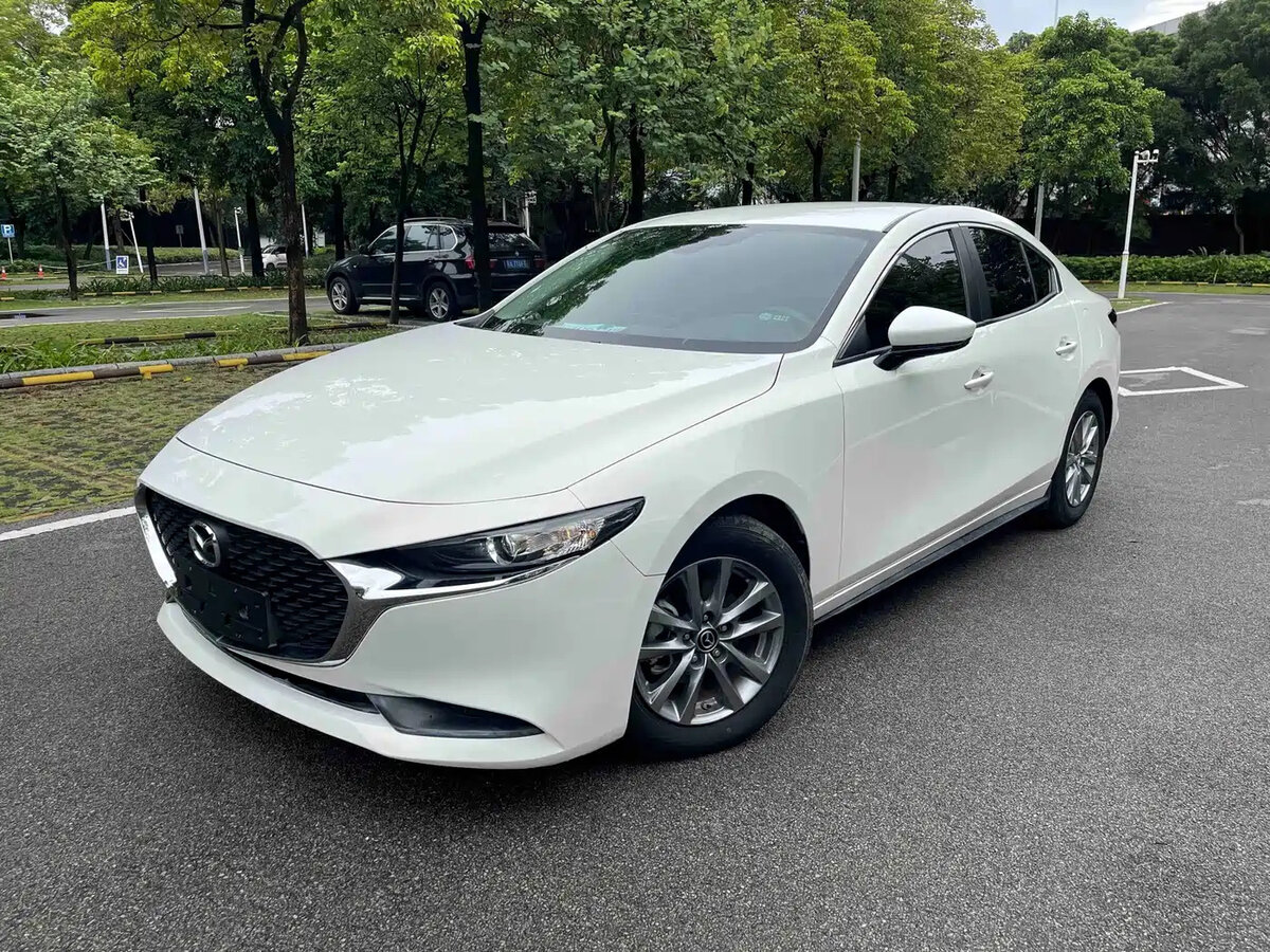 Открыть фотографии: Mazda 3 IV (BP)