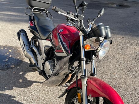 2011 Yamaha YBR250, красный, 240000 рублей, вид 4