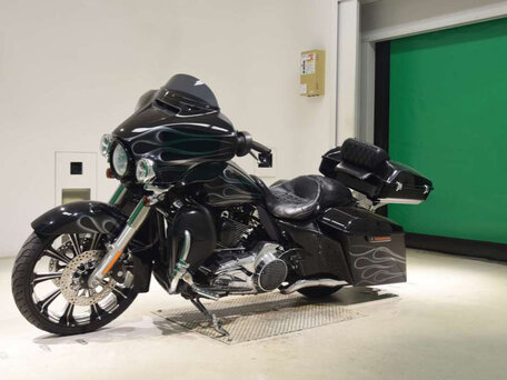 2014 Harley-Davidson Street Glide, чёрный, 920000 рублей, вид 4