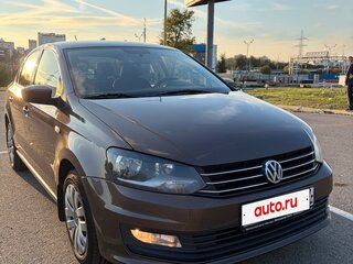2016 Volkswagen Polo V Рестайлинг, коричневый, 900000 рублей, вид 2