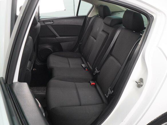 2012 Mazda 3 II (BL) Рестайлинг, белый, 749000 рублей - вид 8