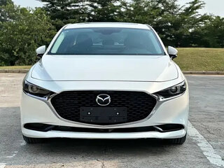 2023 Mazda 3 Axela IV (BP), белый, 1800000 рублей, вид 2