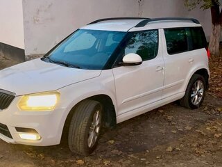 2014 Skoda Yeti I Рестайлинг, белый, 745000 рублей, вид 2