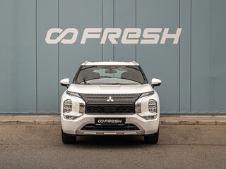 2023 Mitsubishi Outlander IV, белый, 4985000 рублей, вид 3