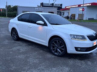 2013 Skoda Octavia III (A7), белый, 1400000 рублей, вид 3