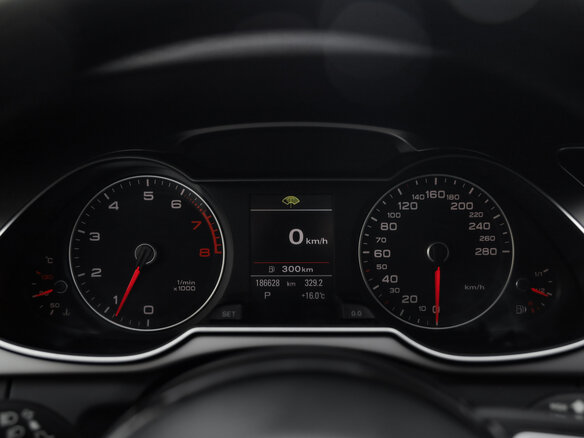 2013 Audi A4 IV (B8) Рестайлинг, чёрный - вид 12