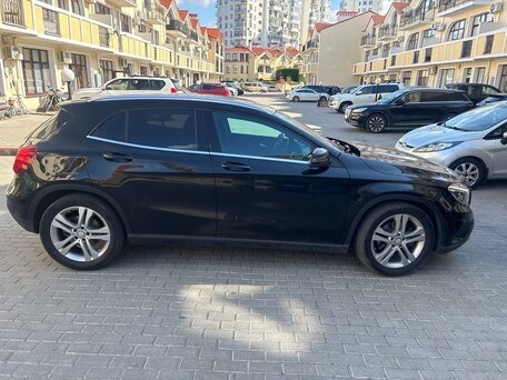 2014 Mercedes-Benz GLA 250 I (X156), чёрный, 2200000 рублей, вид 3