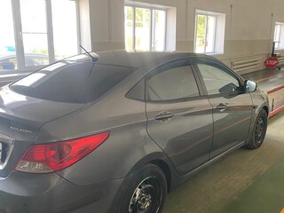 2011 Hyundai Solaris I, серый, 550000 рублей, вид 4