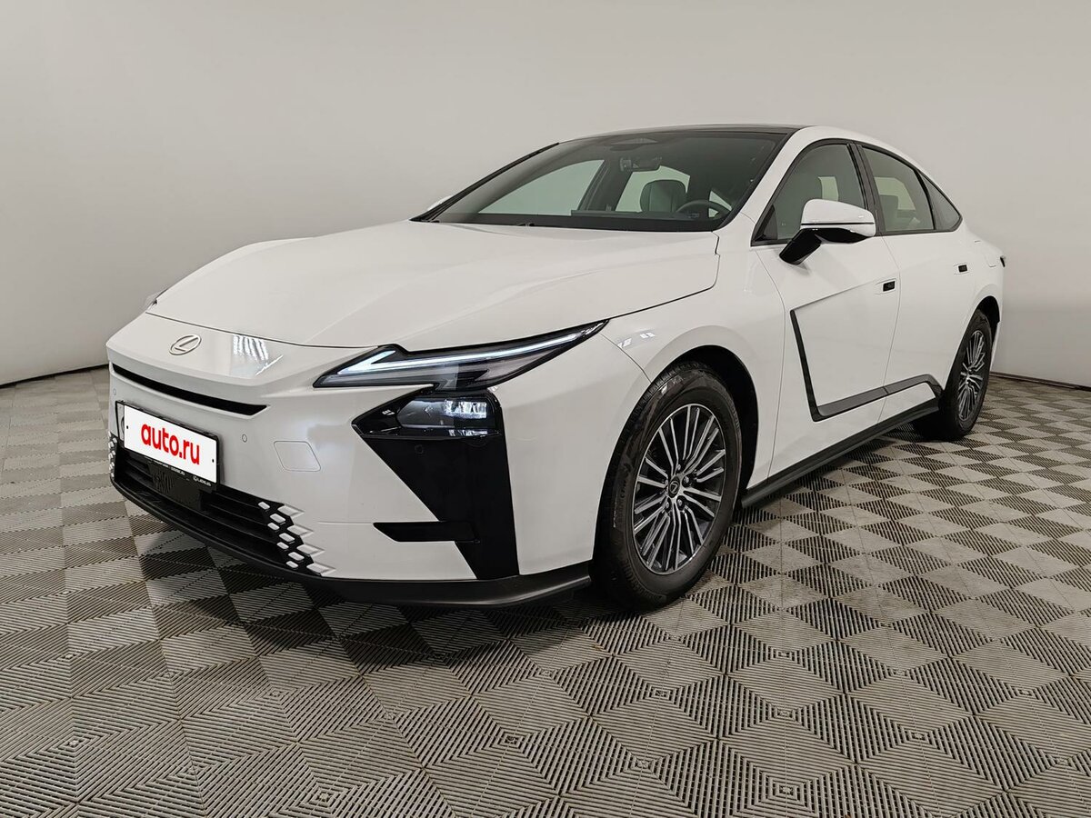 Открыть фотографии: Lexus ES VIII