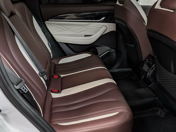2023 Geely Monjaro I, белый, 3380000 рублей - вид 16