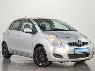 Toyota Vitz II (XP90)