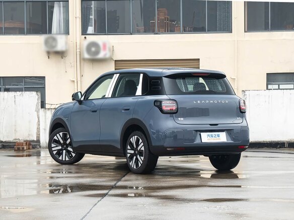 2026 Leapmotor A10 53 kWh, серый, 2096000 рублей - вид 1
