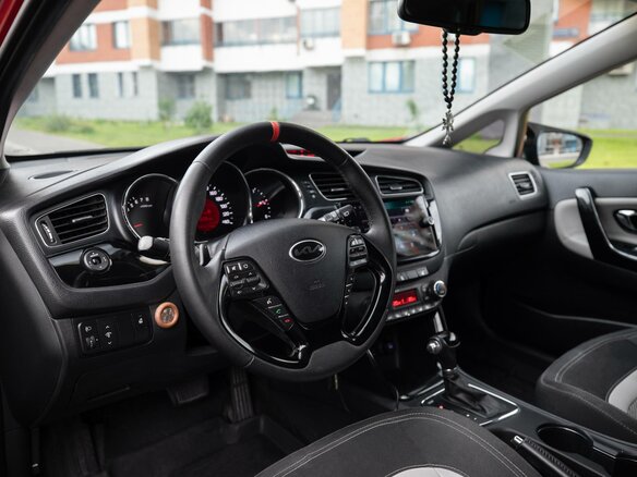 2014 Kia Ceed II, красный - вид 9