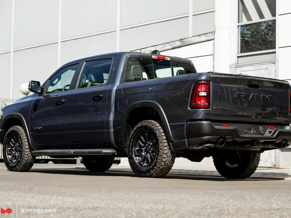 2025 Ram 1500 Crew Cab V Рестайлинг, синий, 9290000 рублей - вид 5