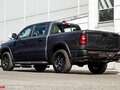 2025 Ram 1500 Crew Cab V Рестайлинг, синий, 9290000 рублей - вид 5