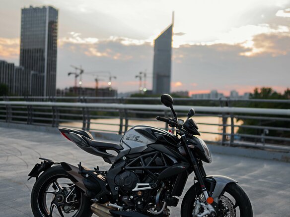 2021 MV Agusta Brutale 800, чёрный, 1550000 рублей