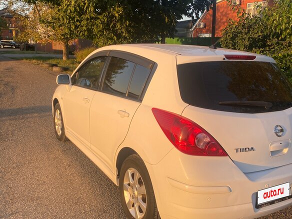 2011 Nissan Tiida I, белый, 650000 рублей - вид 5
