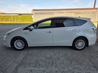 2011 Toyota Prius Alpha I (ZVW40/41), белый, 1170000 рублей, вид 3