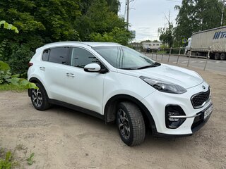2018 Kia Sportage IV Рестайлинг, белый, 2080000 рублей, вид 2