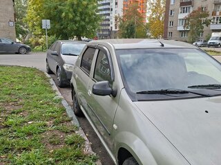 2013 Renault Logan I Рестайлинг, бежевый, 325000 рублей, вид 1