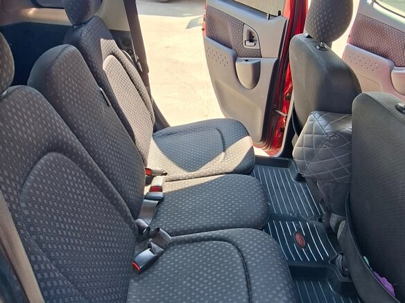 2002 Toyota FunCargo, красный, 500000 рублей - вид 6