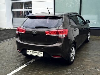 2015 Kia Rio III Рестайлинг, коричневый, 1095000 рублей, вид 5