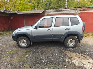 2015 Chevrolet Niva I Рестайлинг, серый, 450000 рублей, вид 2