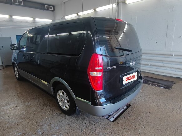 2015 Hyundai H-1 II Рестайлинг, чёрный, 2500000 рублей - вид 4