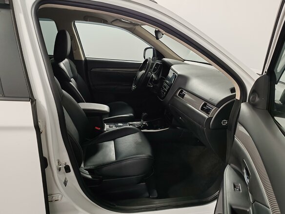 2019 Mitsubishi Outlander III Рестайлинг 3, белый - вид 15