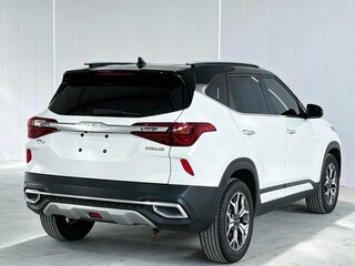 2023 Kia KX3, белый, 1600000 рублей, вид 4