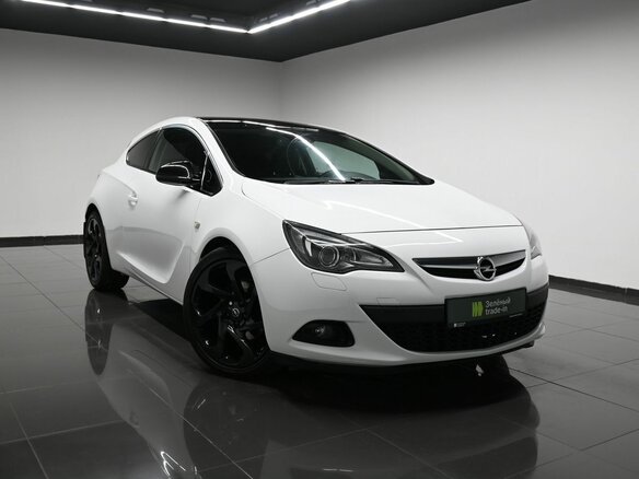 2013 Opel Astra GTC J Рестайлинг, белый, 1050000 рублей - вид 4