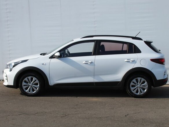 2021 Kia Rio X IV Рестайлинг, белый, 1320000 рублей - вид 3