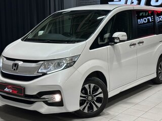 2017 Honda Stepwgn V, белый, 1897000 рублей, вид 2