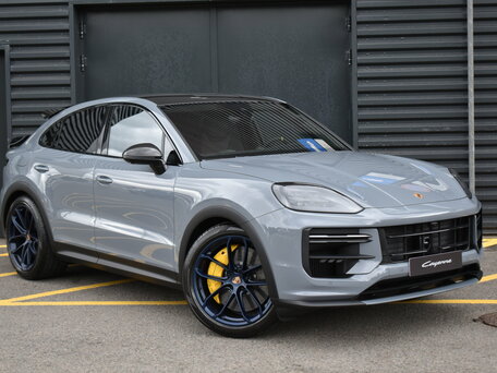 2025 Porsche Cayenne Turbo GT Coupé III Рестайлинг, серый, 31000000 рублей, вид 4