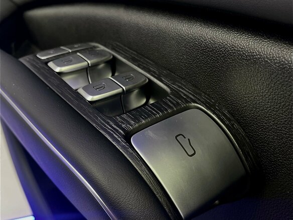 2026 Omoda C7, серебристый, 2909610 рублей - вид 11