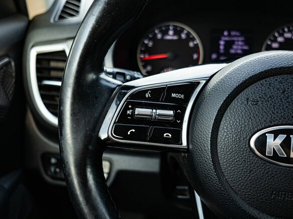 2021 Kia Seltos I, серый, 1800000 рублей - вид 18