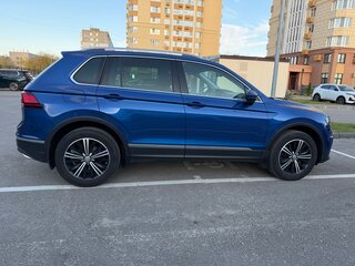 2018 Volkswagen Tiguan II, синий, 2590000 рублей, вид 5