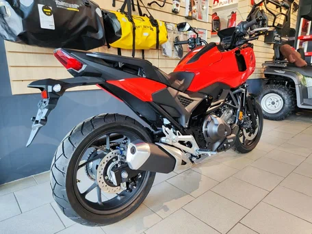 2026 Honda NC 750X, красный, 1499900 рублей, вид 3