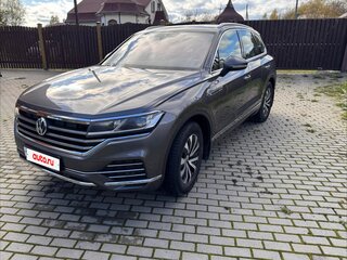 2019 Volkswagen Touareg III, серый, 5000000 рублей, вид 2