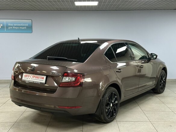 2019 Skoda Octavia III (A7) Рестайлинг, коричневый, 1720000 рублей - вид 4