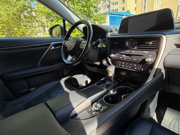 2020 Lexus RX 300 IV Рестайлинг, белый, 4850000 рублей - вид 11