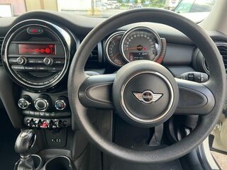2015 Mini Hatch One III (F55/F56), белый, 650000 рублей, вид 5